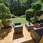 Au Calme Dans Avec Piscine 公寓 *