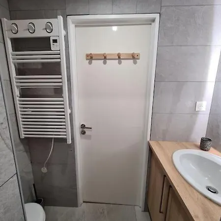 Apartment Au Calme Dans Avec Piscine *