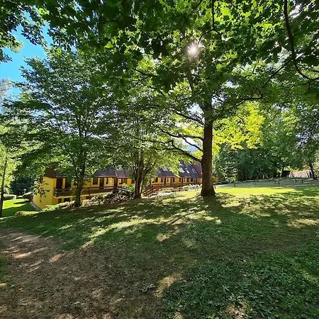 Au Calme Dans Avec Piscine Apartment *